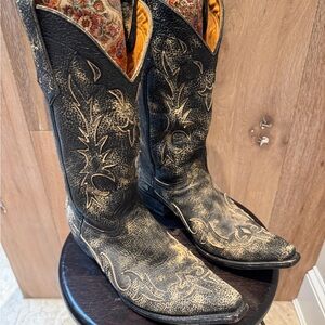 Old Gringo Distressed Black and Tan Cowboy Boots